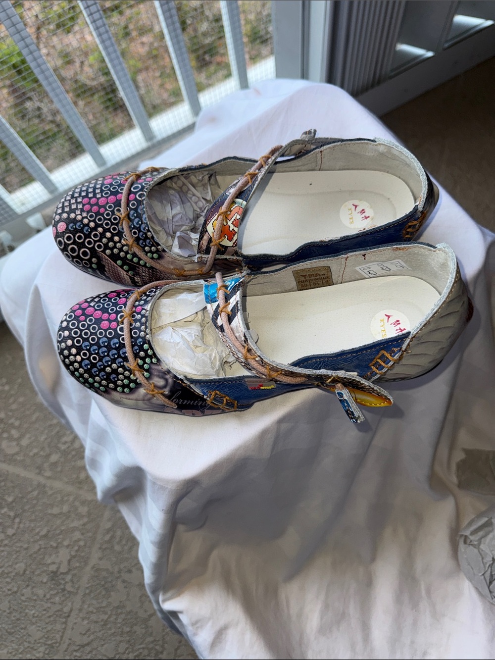 MWOT - TMA Eyes Stylish Color - Block Flat Sandals with Random Prints & Buckle